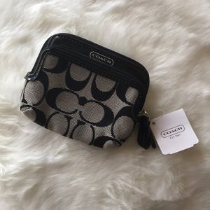 NWT Zippered Coach Wallet with Pockets